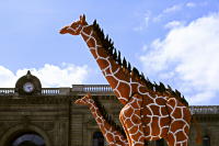 Giraffen (brennbar) der Miro-Ausstellung (Mai 2005, Magdeburg)
